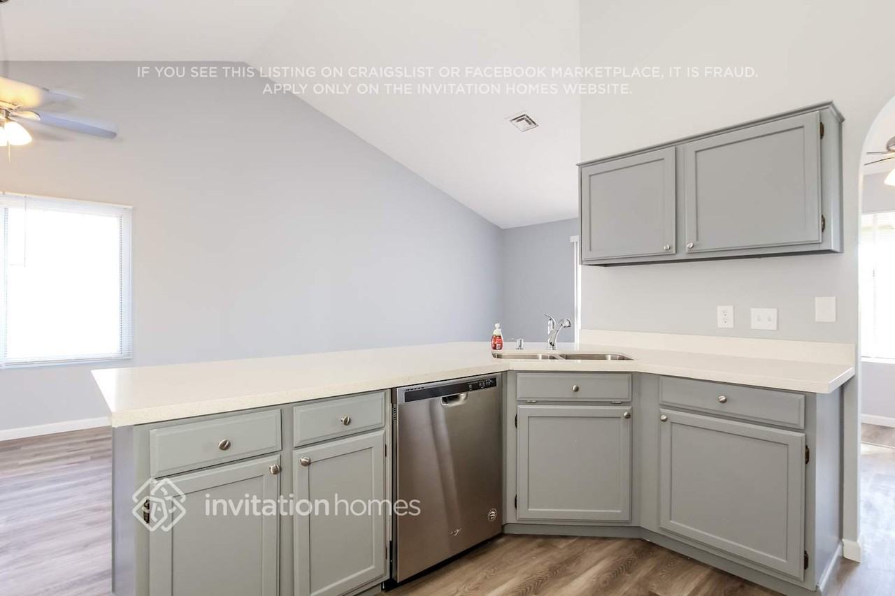 4501 N 106th Dr - Photo 6 of 16