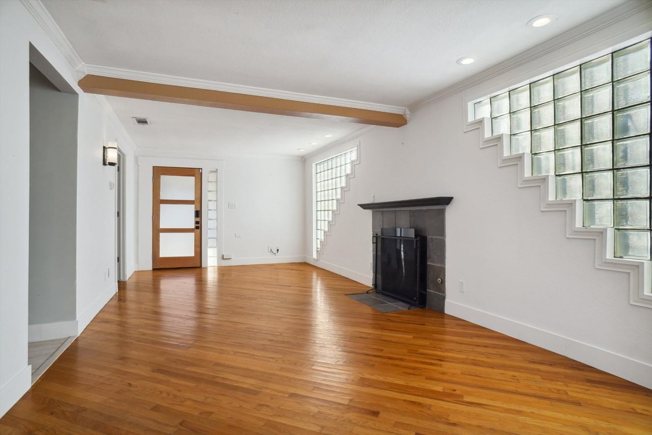 2513 Murphy Dr #1 - Photo 2 of 40