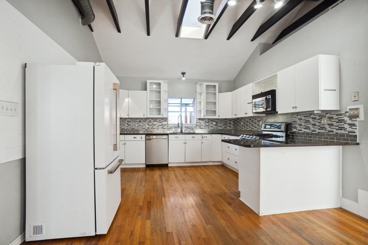 2513 Murphy Dr #1 - Photo 5 of 40