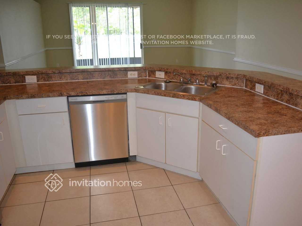 208 Farrington Ln - Photo 6 of 16