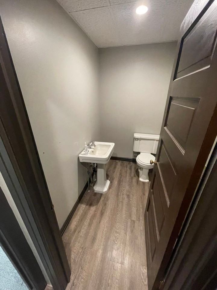 1051-1055 Pennsylvania Ave - Photo 3 of 14