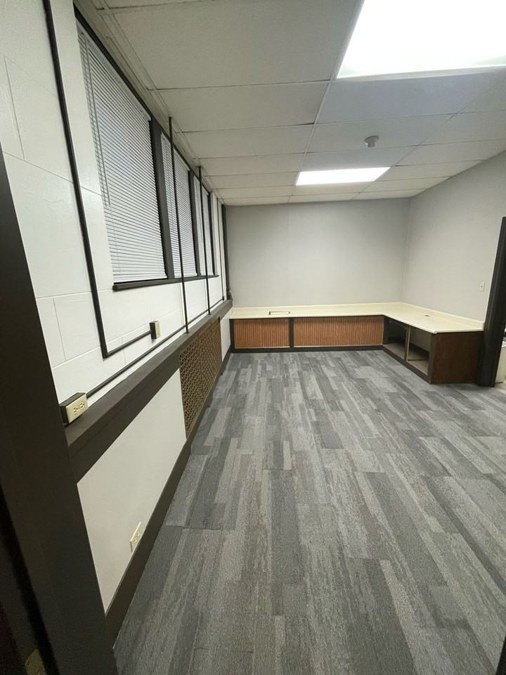 1051-1055 Pennsylvania Ave - Photo 6 of 14