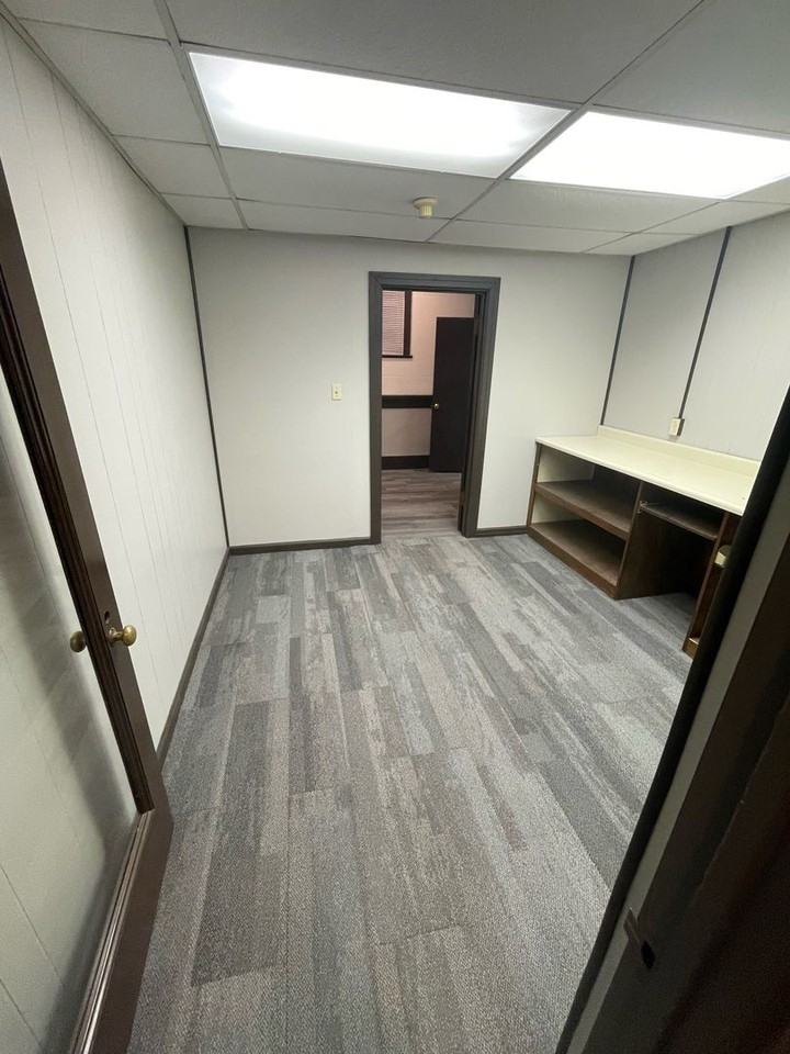 1051-1055 Pennsylvania Ave - Photo 7 of 14