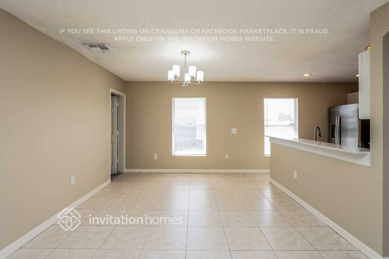 247 Southbridge Cir - Photo 4 of 17