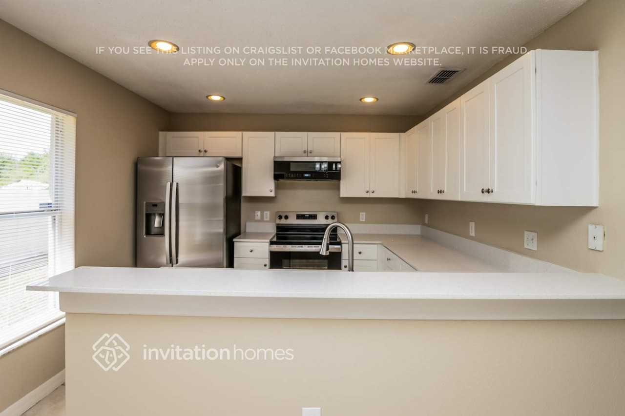 247 Southbridge Cir - Photo 5 of 17