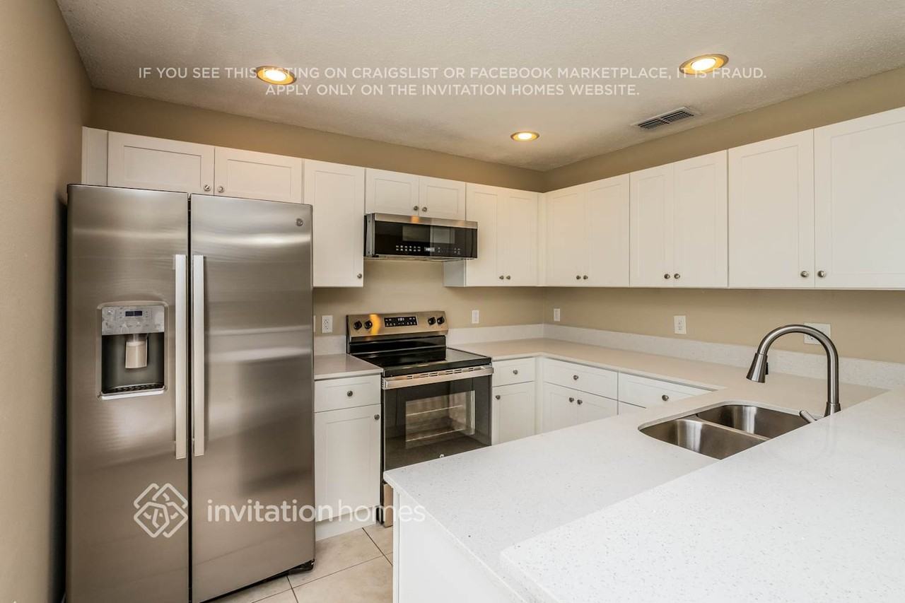 247 Southbridge Cir - Photo 6 of 17