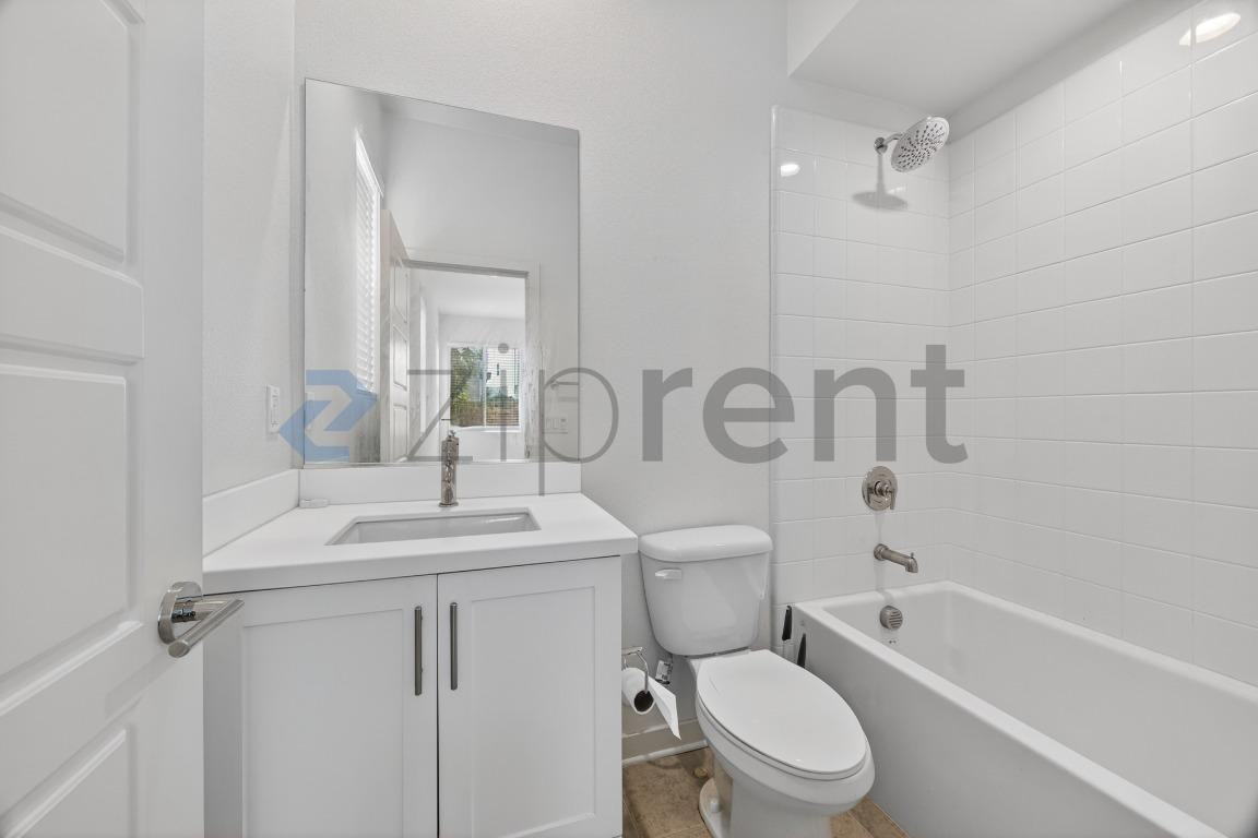 10425 Adamson Way - Photo 5 of 17