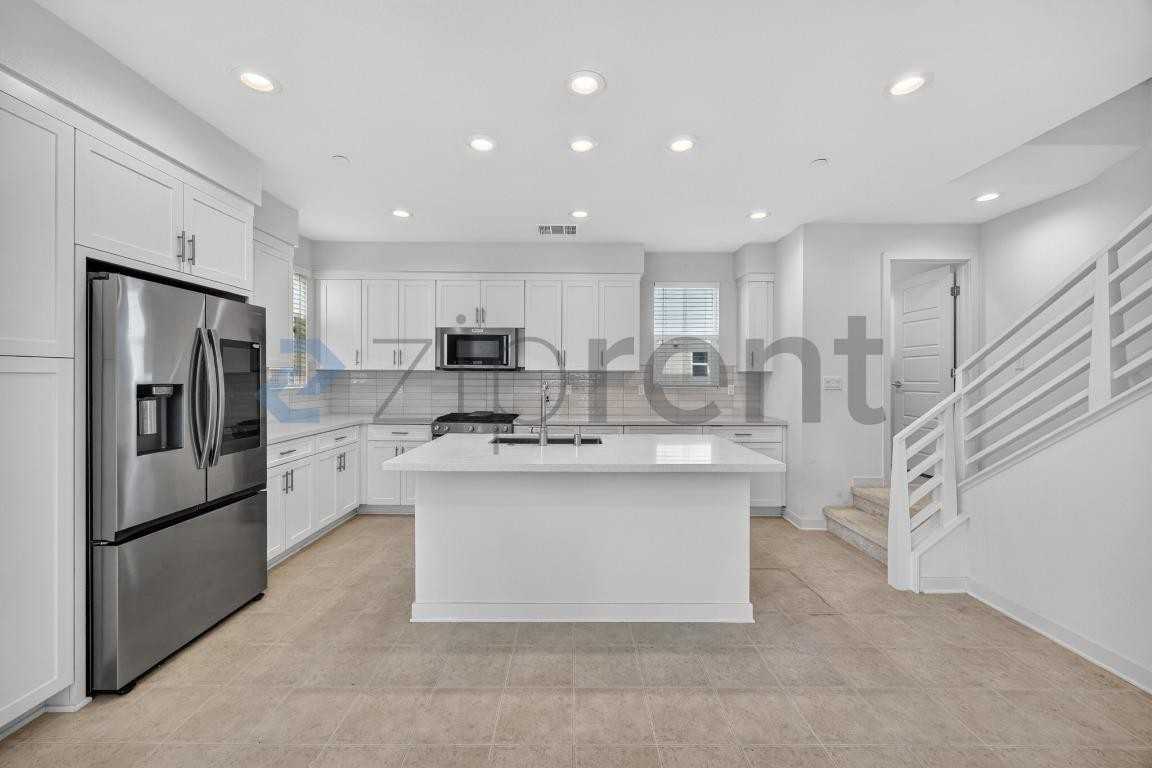 10425 Adamson Way - Photo 6 of 17