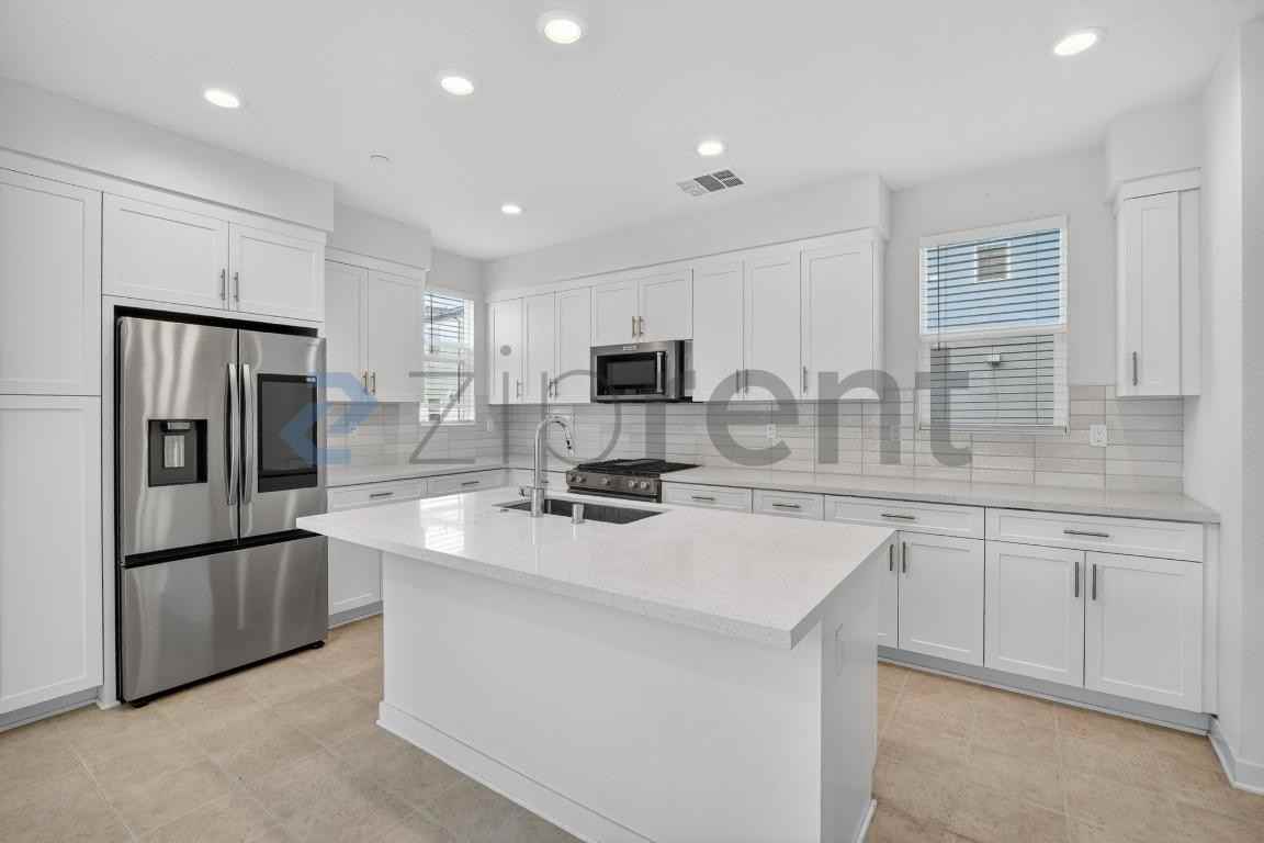 10425 Adamson Way - Photo 7 of 17