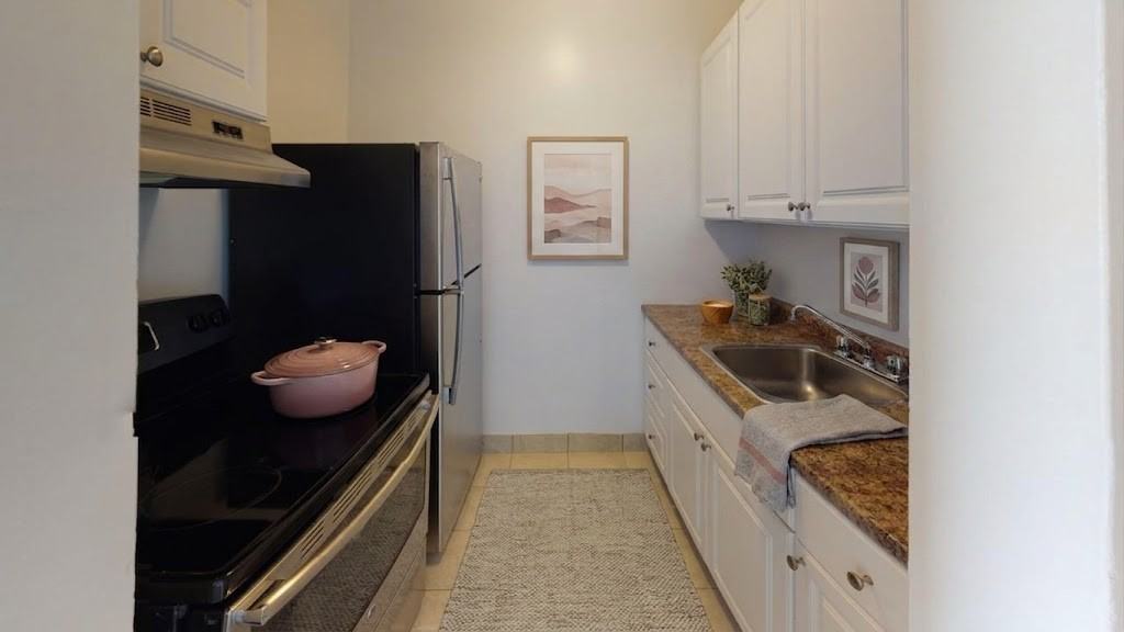 Dundas Apartments - Photo 2 of 34