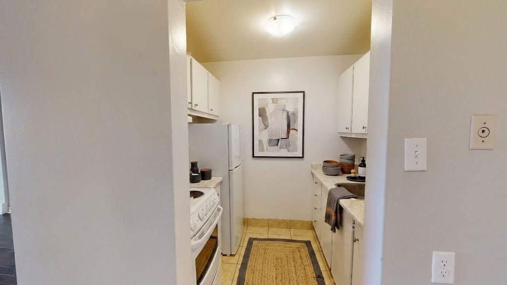 Dundas Apartments - Photo 7 of 34