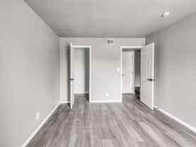 Alexis Park Apartments - Photo 1 of 1