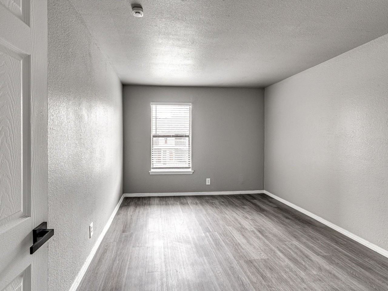 Alexis Park Apartments - Photo 3 of 23