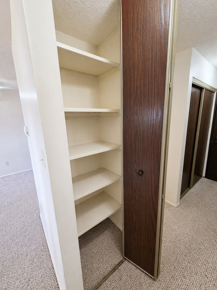 Gateway Apartments - Photo 3 of 10
