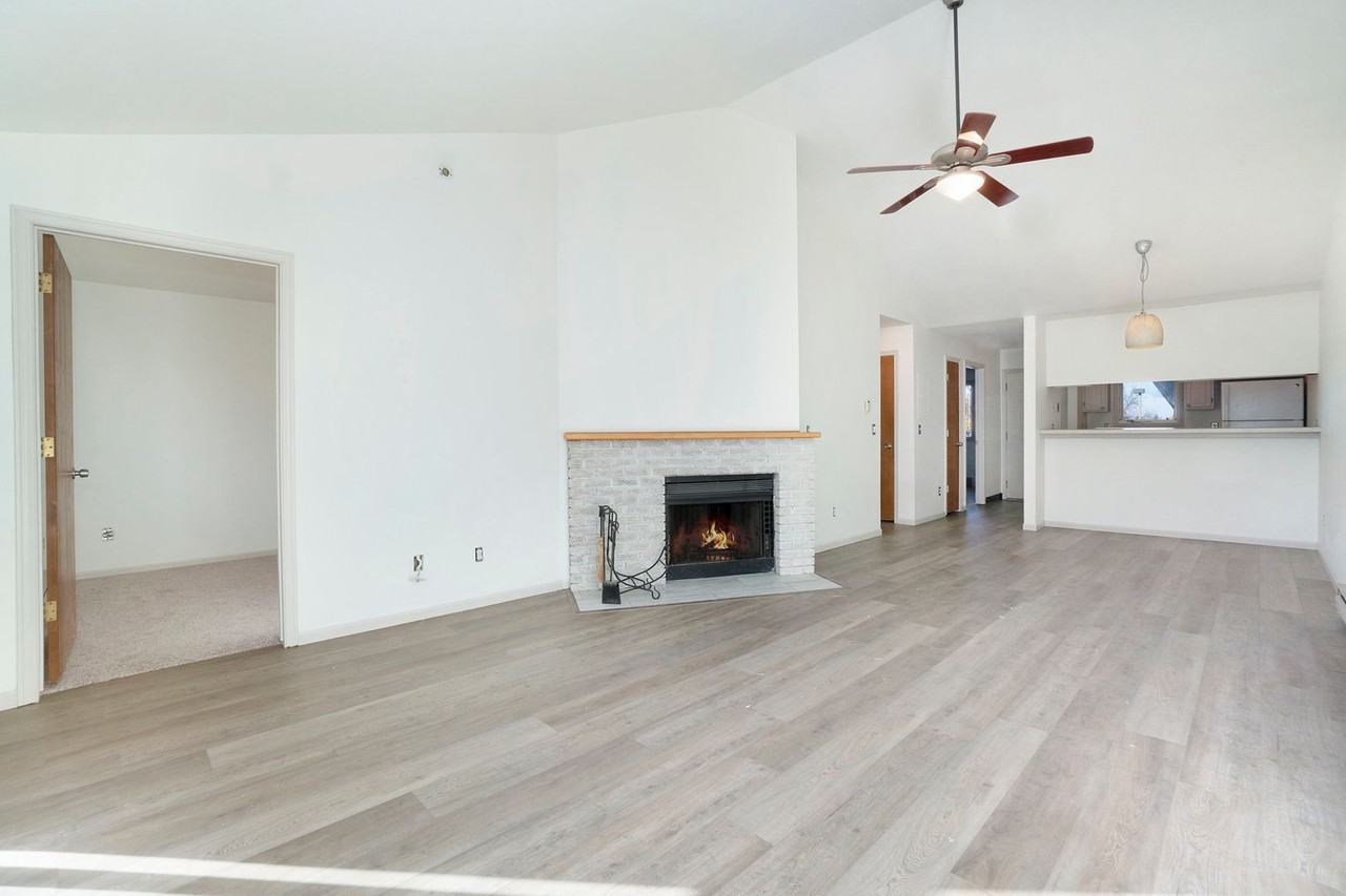 1201 W Swallow Rd - Photo 3 of 12