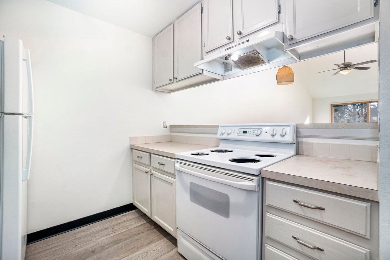 1201 W Swallow Rd - Photo 6 of 12