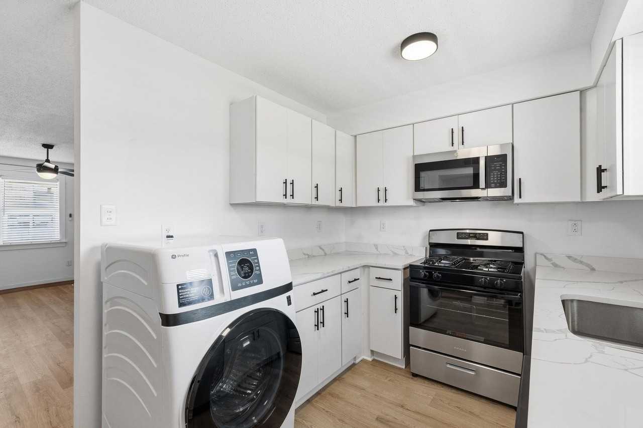 Merton Court Apartments - Photo 6 of 15