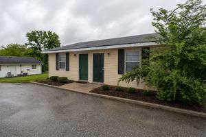 featured image of 710 W Cunningham Dr #1