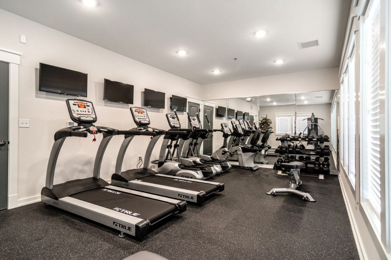 1004 Run Hill Ct - Photo 4 of 4