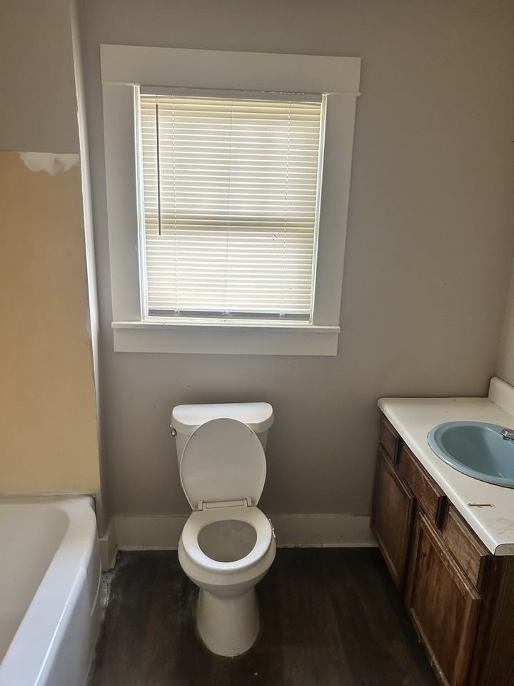 1519 Allen St - Photo 3 of 6