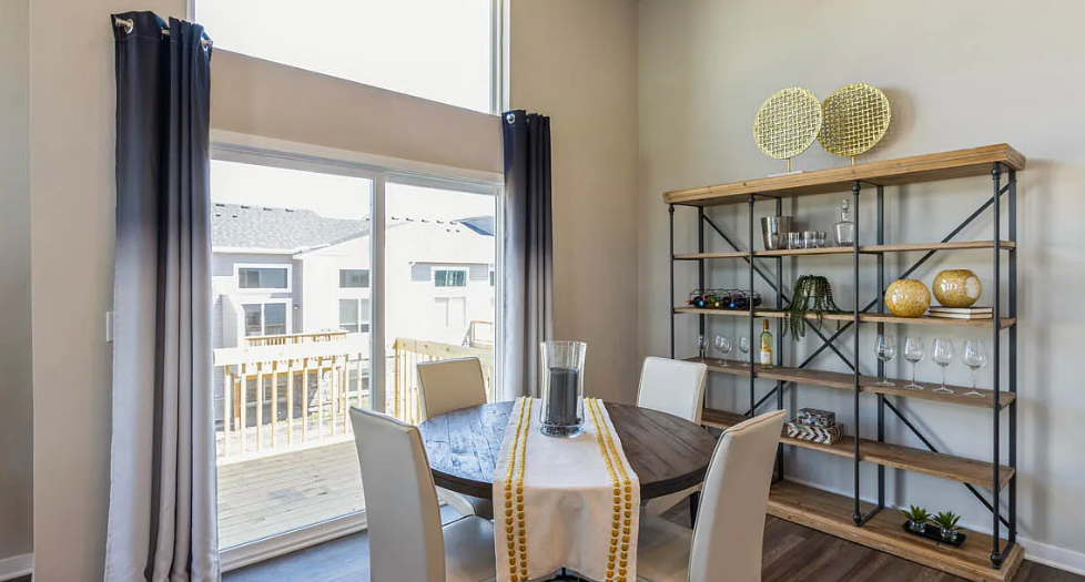 869 Ne Traverse Dr #0 - Photo 2 of 10