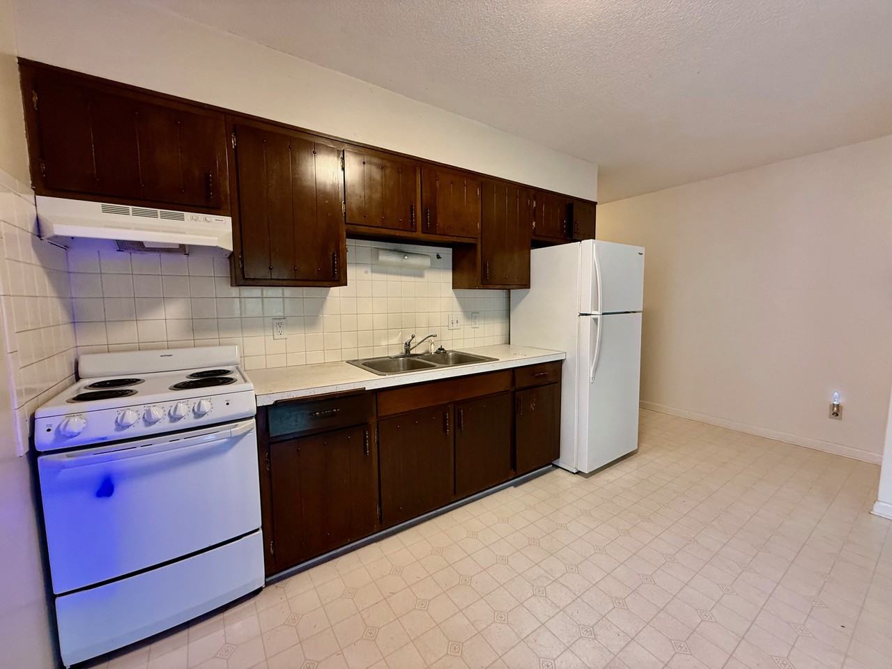 818 5th St Nw #4 - Photo 2 of 9