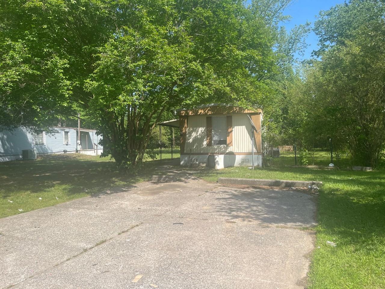 1705 Leonard Dr - Photo 2 of 11