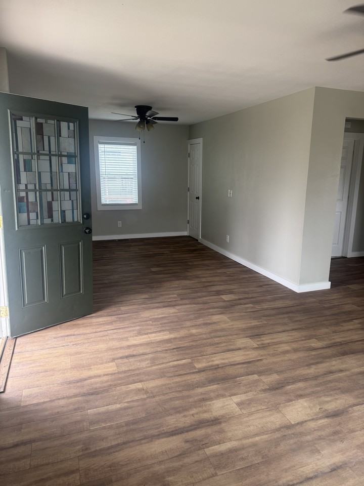 114 S Elm St #1 - Photo 5 of 14