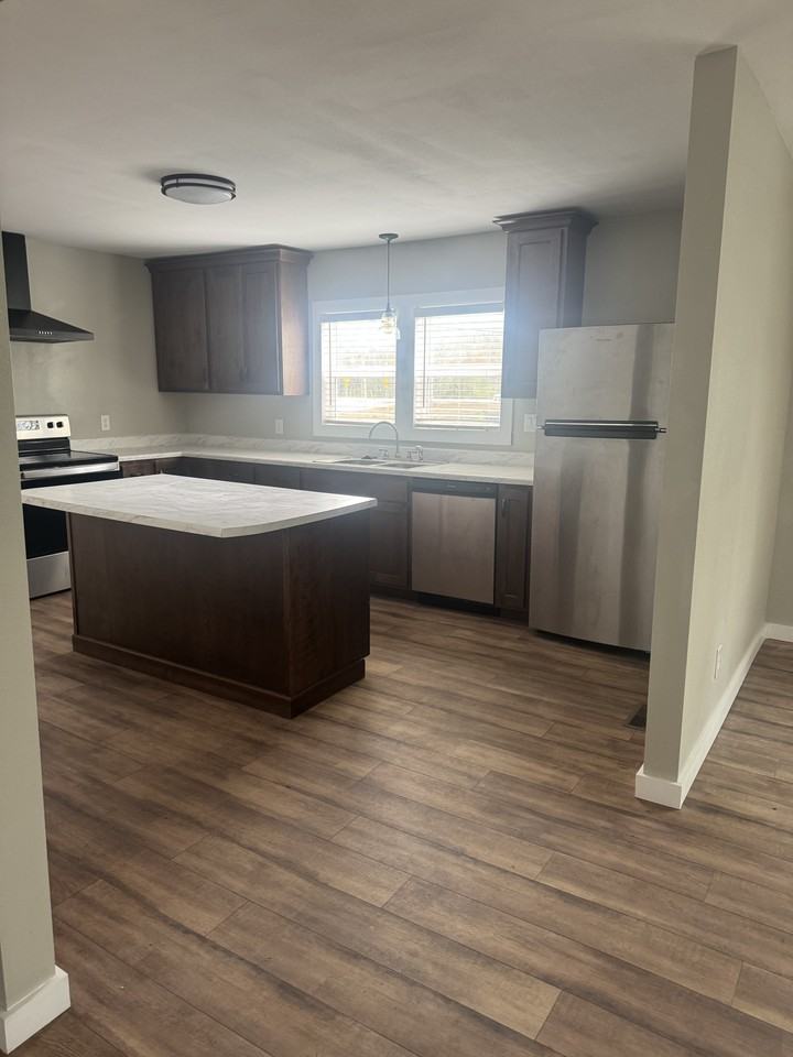 114 S Elm St #1 - Photo 7 of 14