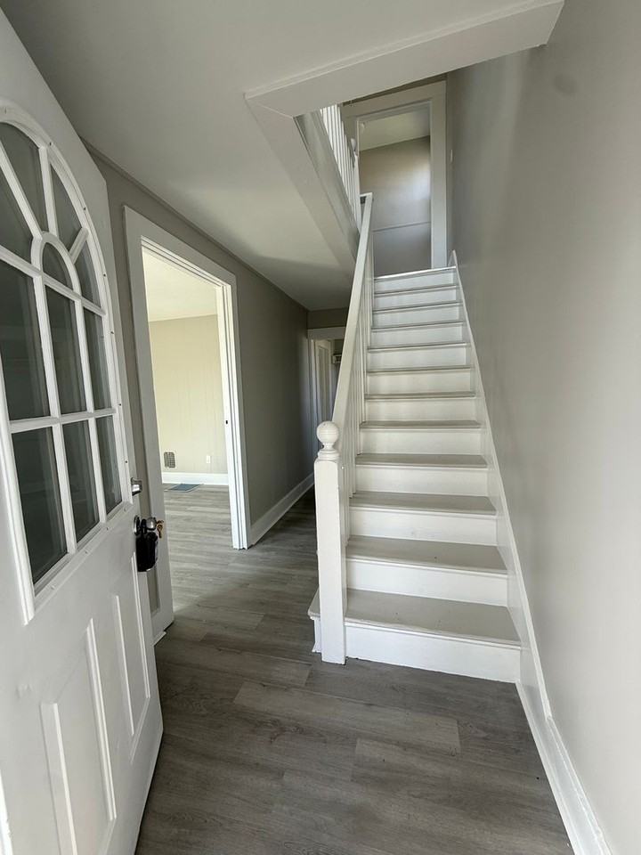 420 Short Beach Rd - Photo 2 of 19