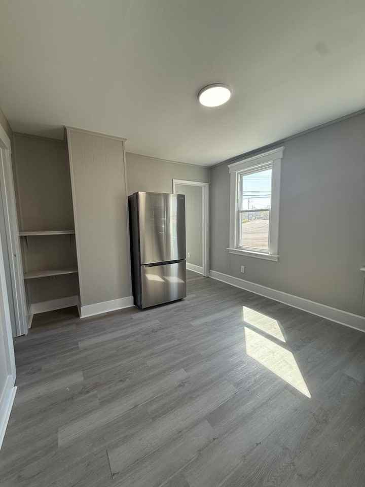 420 Short Beach Rd - Photo 5 of 19