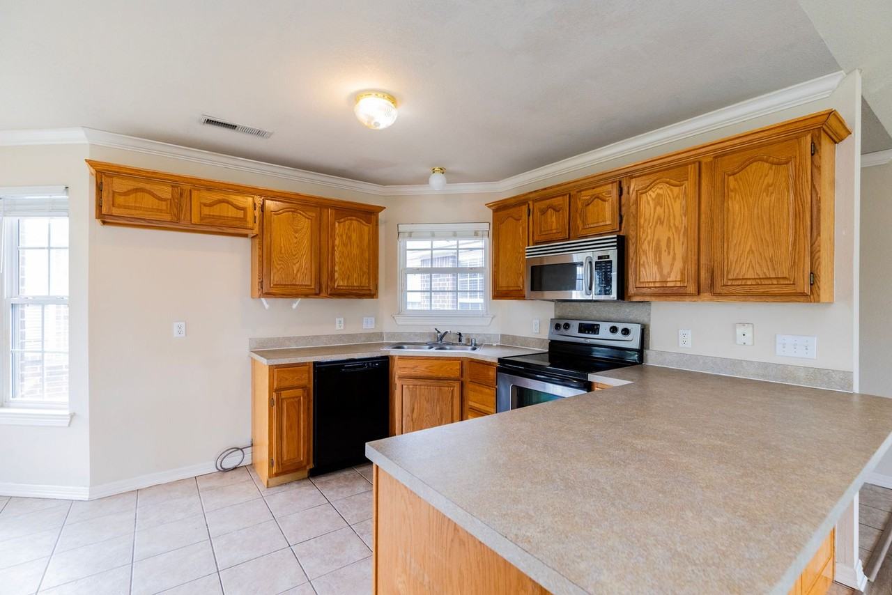 255B Ravenwood Rd - Photo 6 of 18