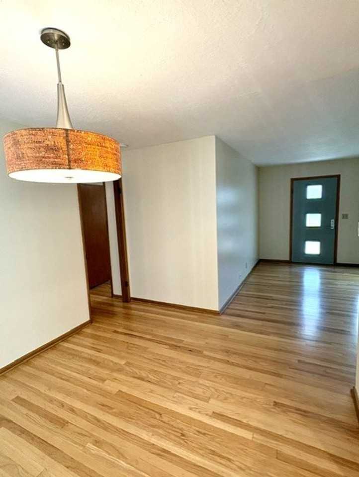 12615 Sw Glenhaven St - Photo 2 of 27
