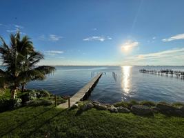 featured image of 2221 Pineapple Ave