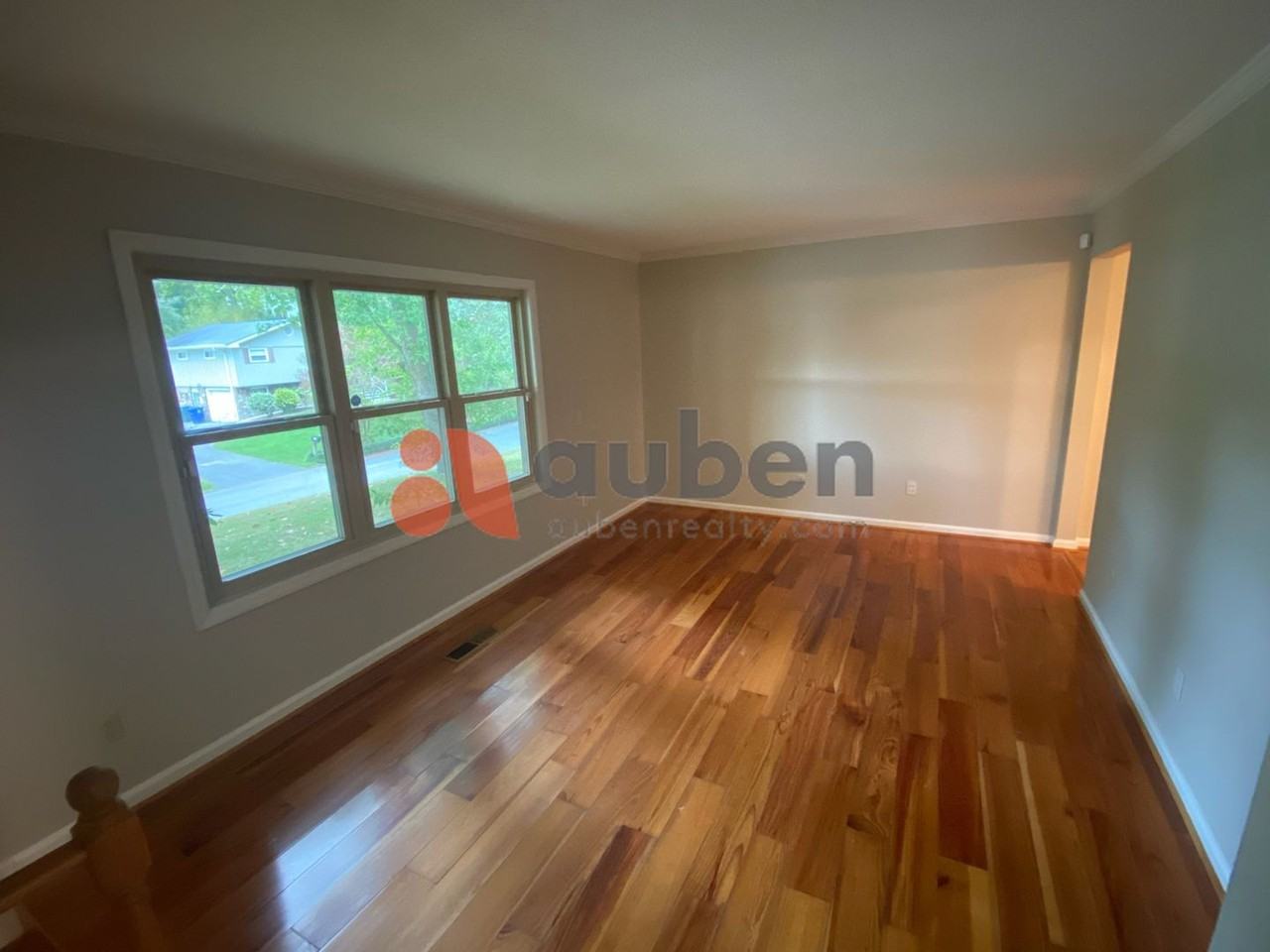 809 Gloria Ln - Photo 4 of 17