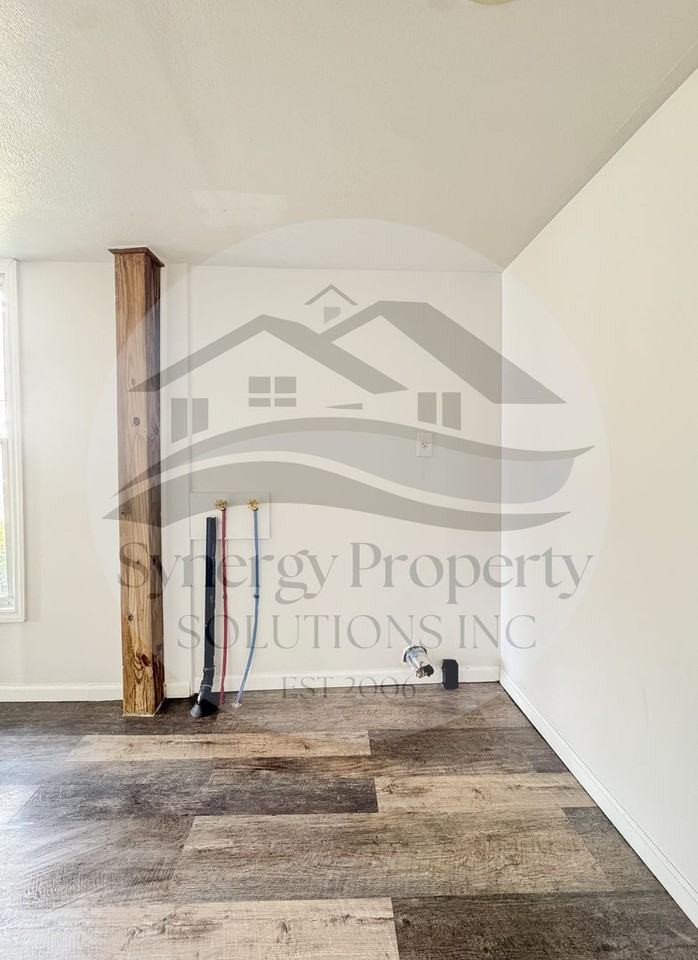 239 Sturges Ave - Photo 7 of 14