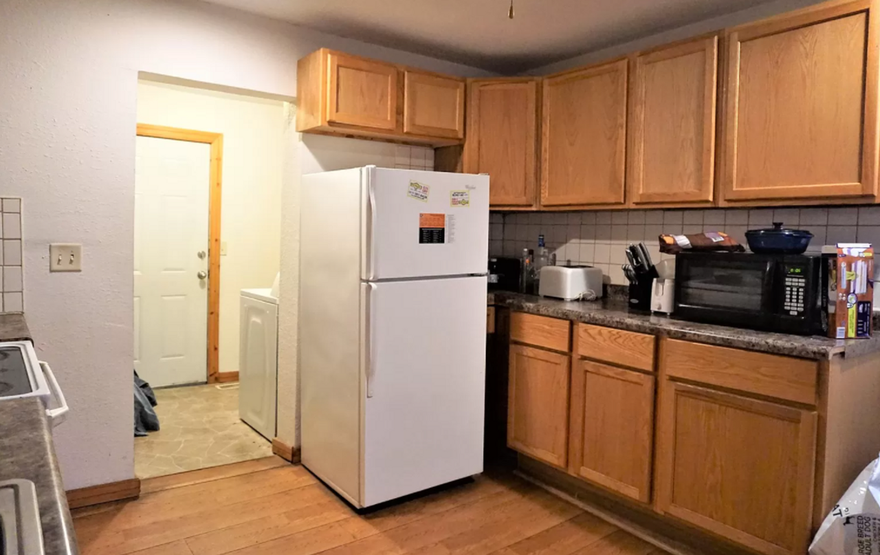 1305 W Eads St - Photo 2 of 3