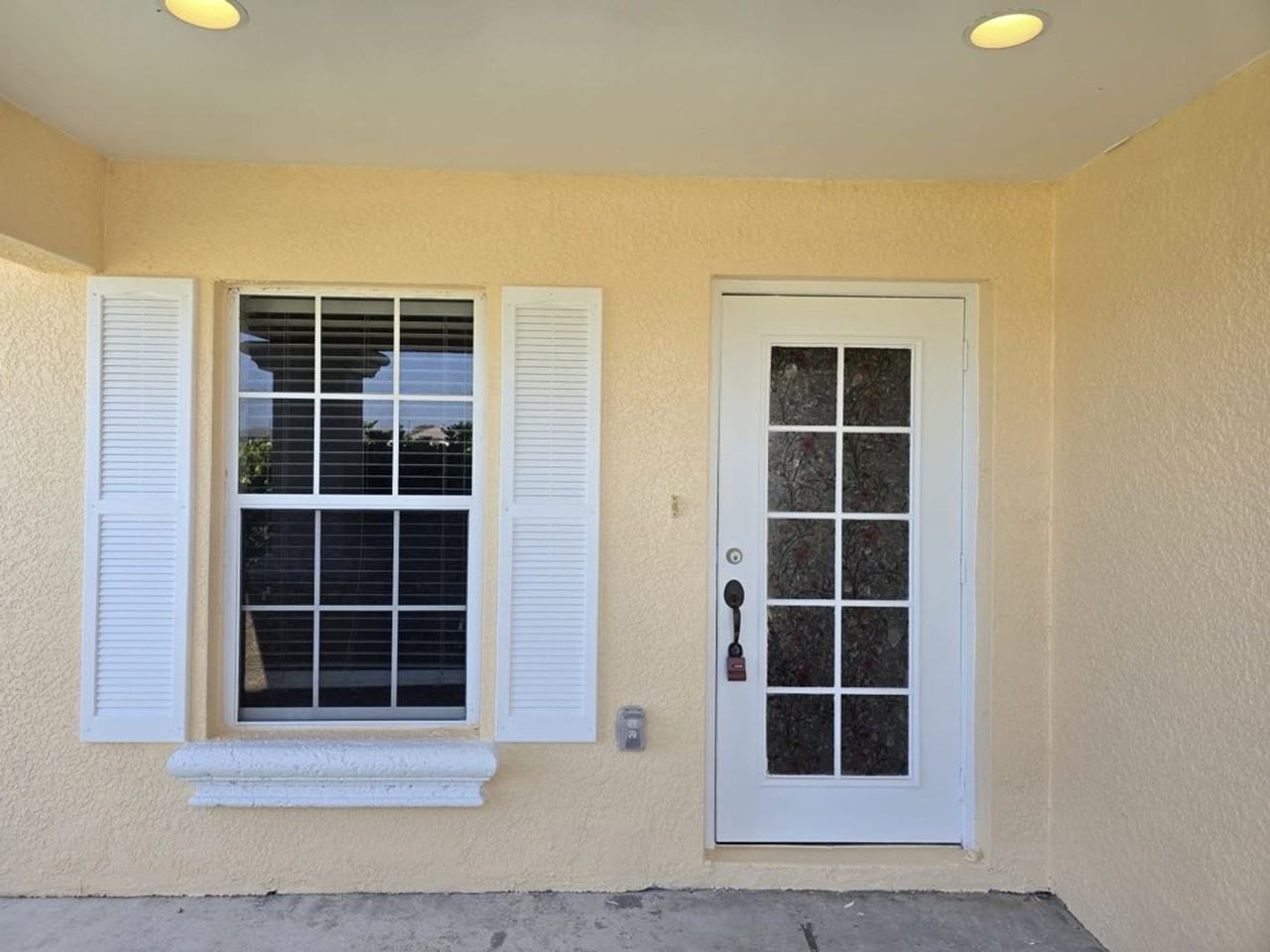 1156 Nw 5th Pl - Photo 2 of 27