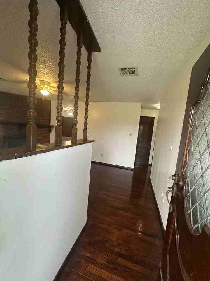 3300 S Post Rd - Photo 5 of 46
