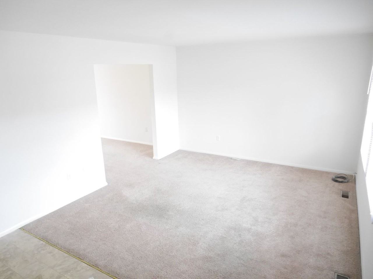 1732 Farmington Ct - Photo 2 of 16