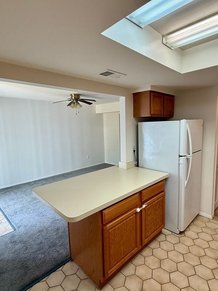 1732 Farmington Ct - Photo 4 of 16