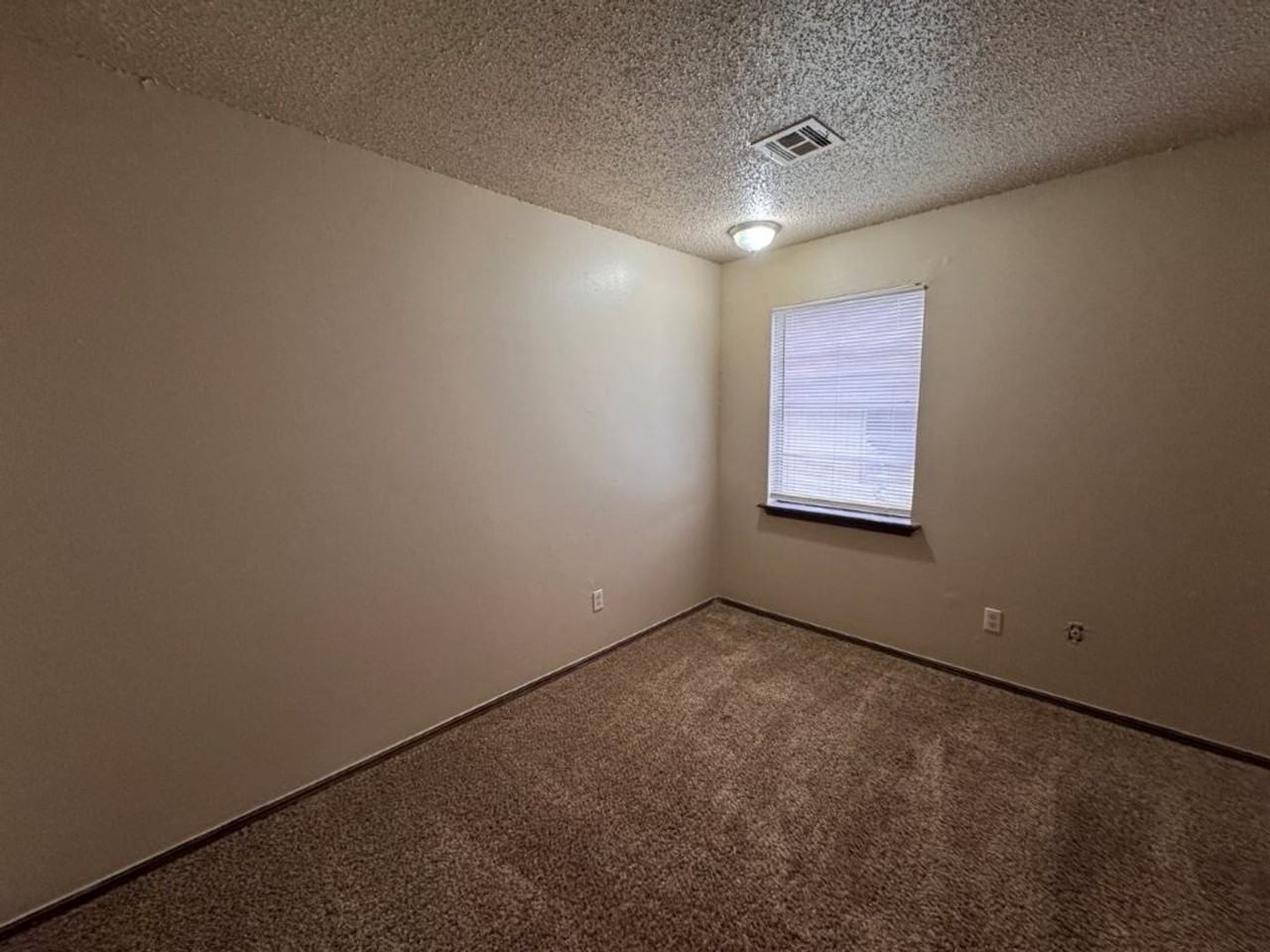 8217 S Klein Ave - Photo 7 of 13