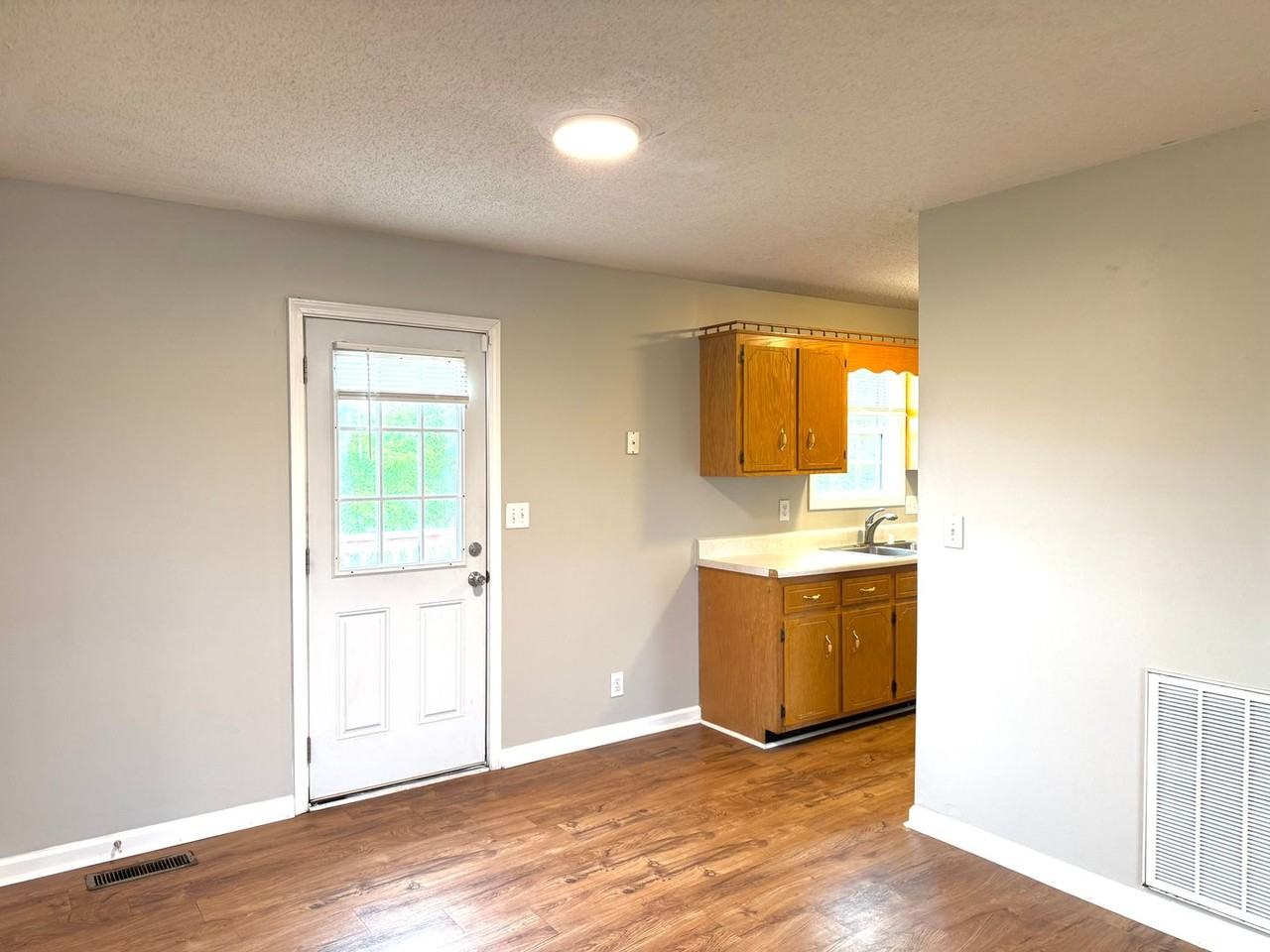 104 Pepper Ct - Photo 6 of 35