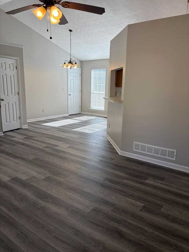 4679 Tradewinds Ct - Photo 3 of 18