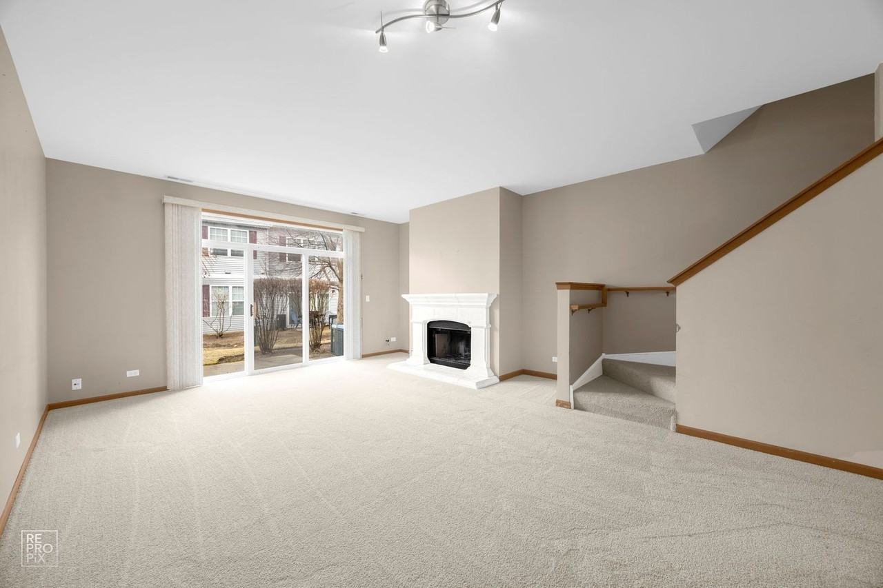 2843 Falling Waters Dr - Photo 2 of 11