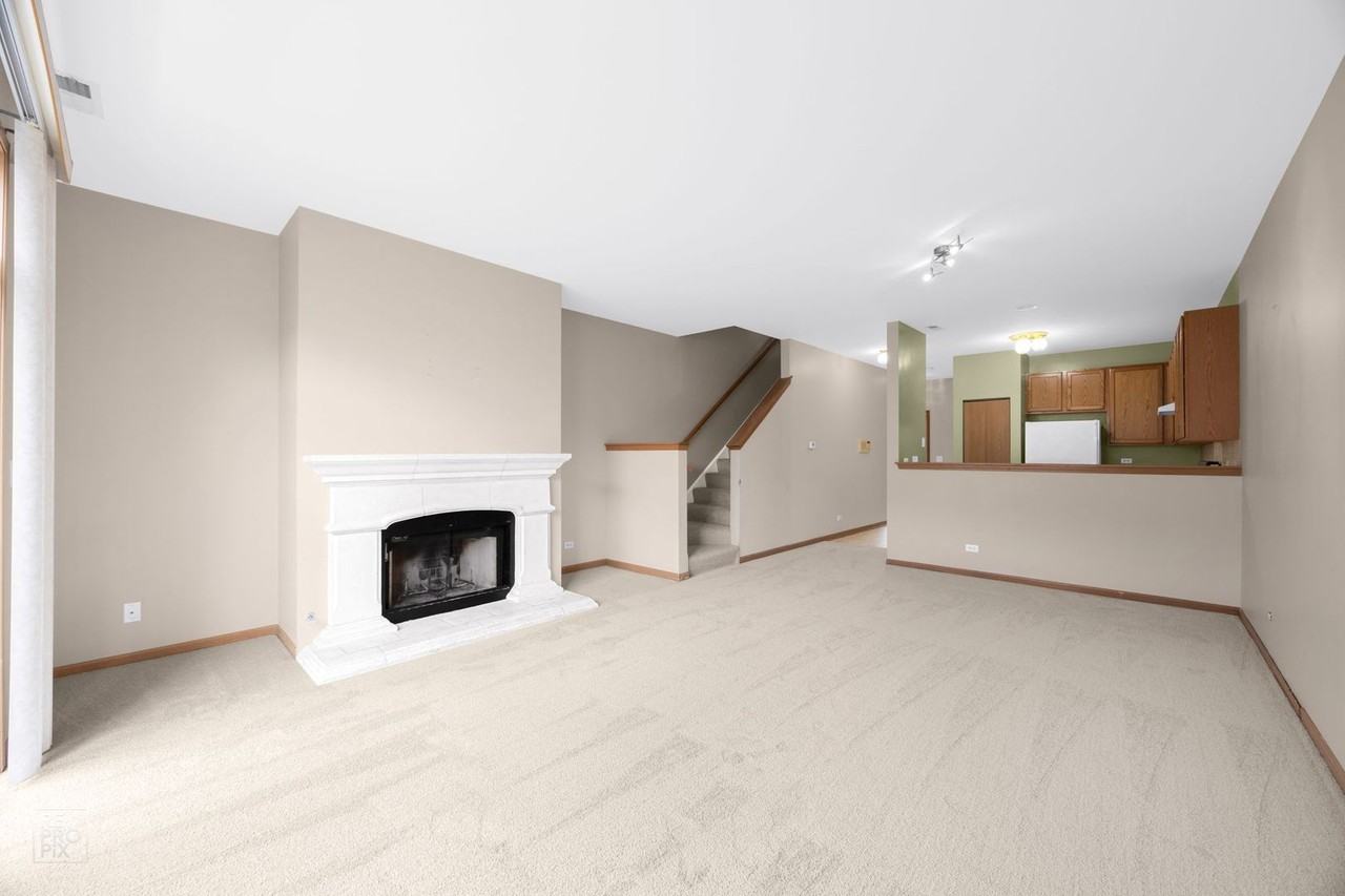 2843 Falling Waters Dr - Photo 3 of 11