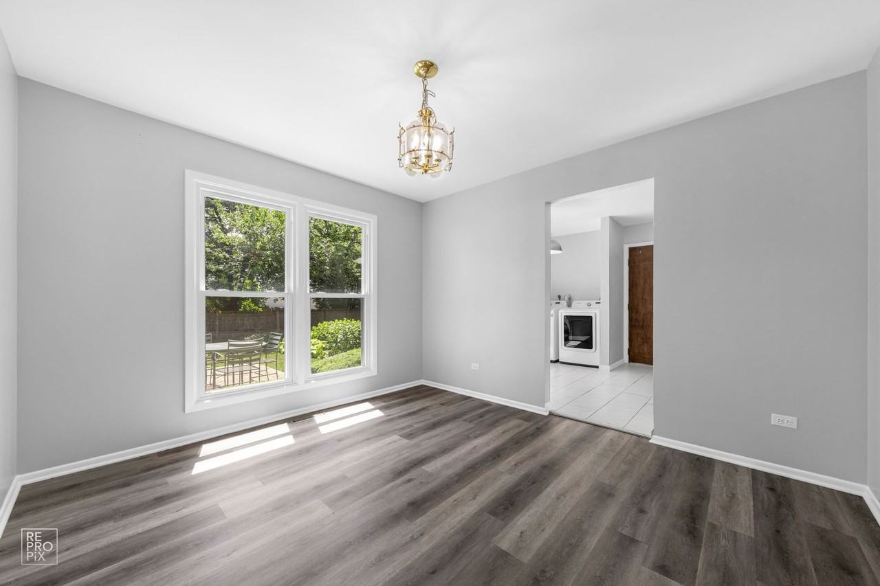 855 Garfield Ave - Photo 3 of 13