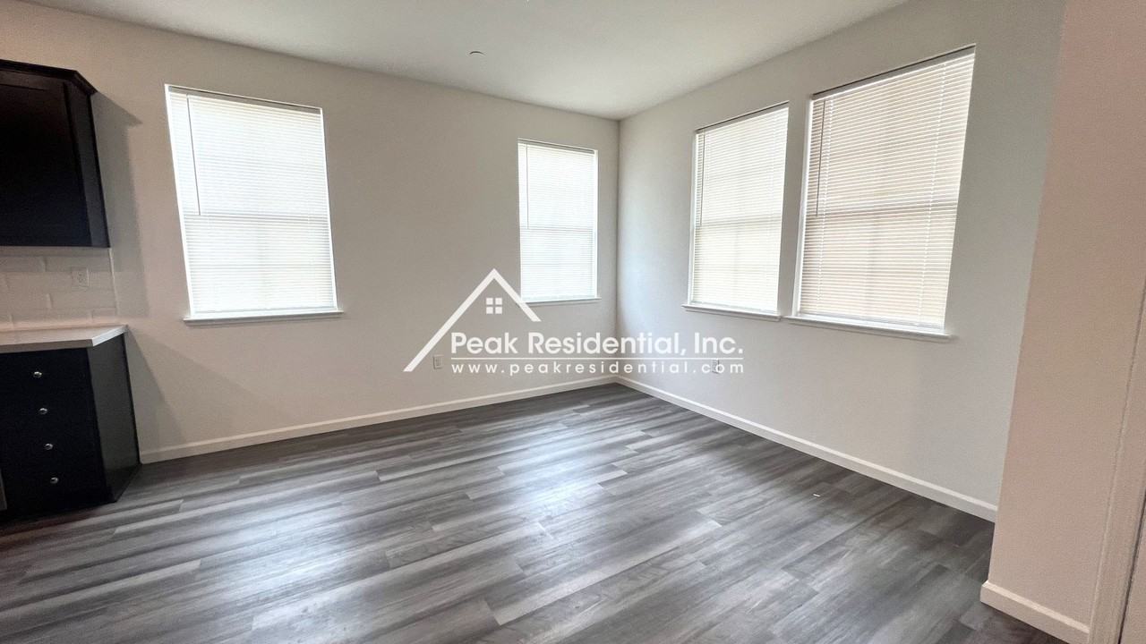 2943 Toulouse Walk - Photo 7 of 26