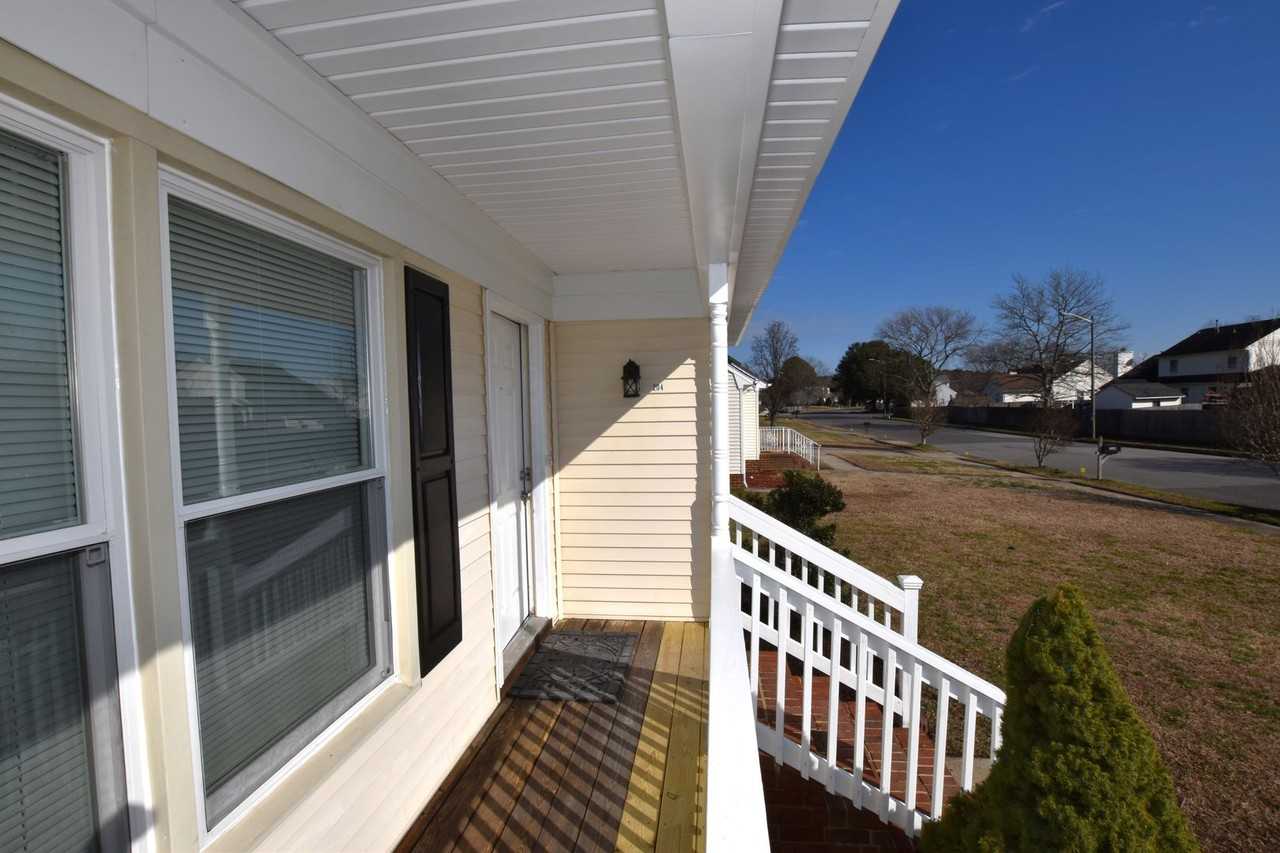 204 Knells Ridge Dr - Photo 2 of 36