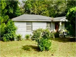 featured image of 727 Lippitt Dr